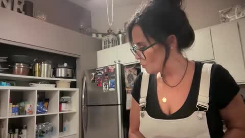 Good Girls Say Please...and Thank You online show from March 12, 2025, 1:47 am