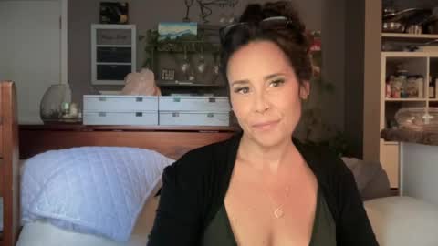 Good Girls Say Please...and Thank You online show from July 16, 2026, 5:41 pm