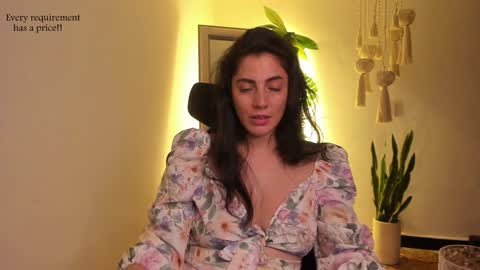 Venus online show from December 13, 2024, 5:43 pm