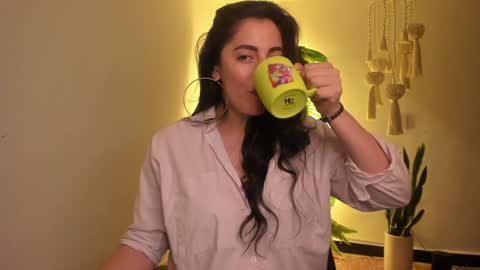 Venus online show from December 18, 2024, 3:55 pm