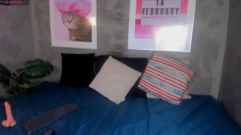 Snapshot of scarleet_dh chatting on May 15, 2026, 8:27 pm scarlet online show from May 15, 2026, 8:27 pm