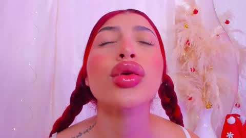 scarleett jones online show from December 22, 2025, 9:34 pm