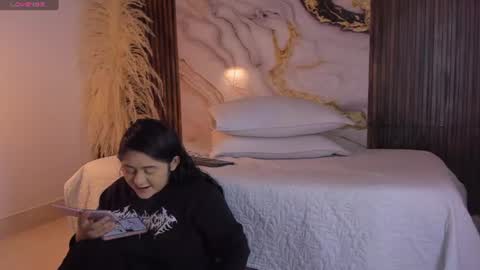 Snapshot of scarlet__rose_ chatting on July 19, 2026, 11:36 am scarlet__rose_ online show from July 19, 2026, 11:36 am
