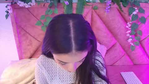 Scarlet  online show from October 15, 2025, 4:23 am