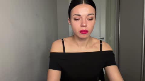 Sophie online show from May 1, 2026, 7:02 am