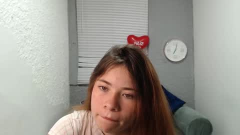 Snapshot of scarlet_redhead chatting on September 19, 2025, 12:39 pm scarlet_redhead online show from September 19, 2025, 12:39 pm