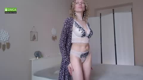 scarlet_sweety online show from May 21, 2026, 2:24 pm
