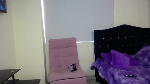 Snapshot of scarlet_tommy chatting on March 1, 2026, 5:37 pm scarlet_tommy online show from March 1, 2026, 5:37 pm