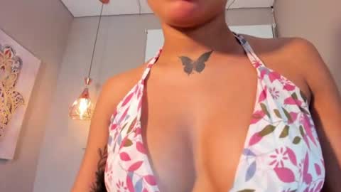 Snapshot of scarlet_vixen_ chatting on July 1, 2026, 3:23 pm scarlet_vixen_ online show from July 1, 2026, 3:23 pm