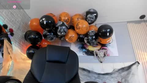 Snapshot of scarletbaker__ chatting on October 24, 2025, 3:30 pm Scarlet online show from October 24, 2025, 3:30 pm