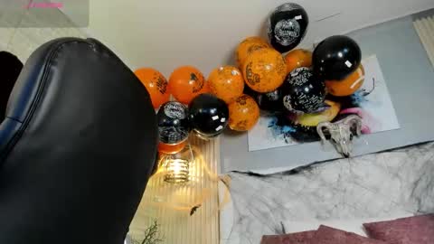 Snapshot of scarletbaker__ chatting on October 25, 2025, 3:40 pm Scarlet online show from October 25, 2025, 3:40 pm