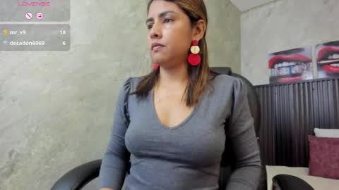 Snapshot of scarletbaker__ chatting on November 27, 2025, 1:57 pm Scarlet online show from November 27, 2025, 1:57 pm