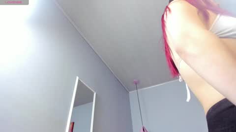 Snapshot of scarletgv chatting on January 15, 2025, 5:19 am Scarlet online show from January 15, 2025, 5:19 am