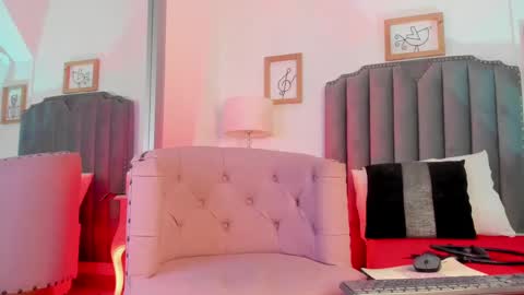 Snapshot of scarleth6 chatting on February 13, 2025, 2:42 pm online show from February 13, 2025, 2:42 pm