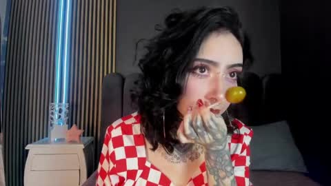 Scarleth online show from April 28, 2026, 2:27 am