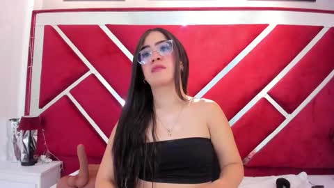 Snapshot of scarleth_fire chatting on February 7, 2026, 12:20 pm Scarleth online show from February 7, 2026, 12:20 pm