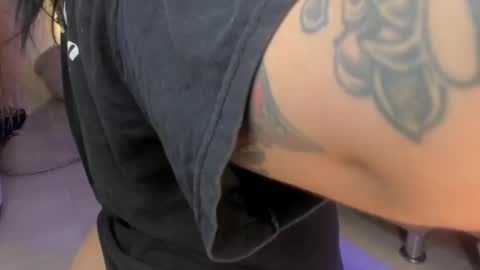 Snapshot of scarleth_jhons_ chatting on December 13, 2024, 11:17 pm Scarleth... but not Scarleth Johansson. online show from December 13, 2024, 11:17 pm