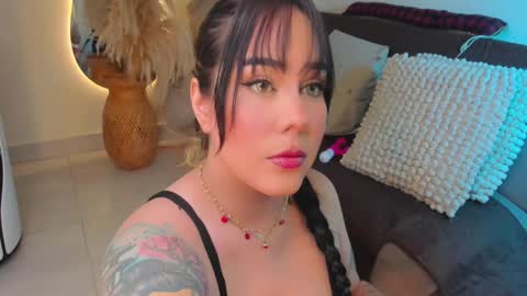 Snapshot of scarleth_jhons_ chatting on March 8, 2025, 1:39 am Scarleth... but not Scarleth Johansson. online show from March 8, 2025, 1:39 am