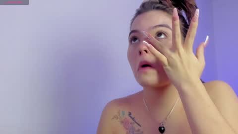 Snapshot of scarleth_owens1 chatting on December 28, 2024, 1:08 am online show from December 28, 2024, 1:08 am