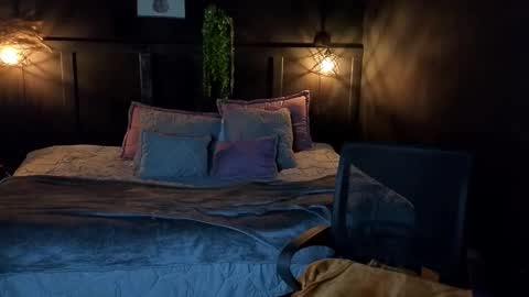 Snapshot of scarleth_shadow chatting on September 12, 2025, 2:22 am SCARLETH online show from September 12, 2025, 2:22 am