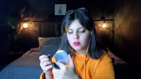 Snapshot of scarleth_shadow chatting on September 14, 2025, 2:22 am SCARLETH online show from September 14, 2025, 2:22 am