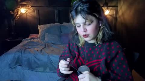 Snapshot of scarleth_shadow chatting on September 18, 2025, 1:40 am SCARLETH online show from September 18, 2025, 1:40 am