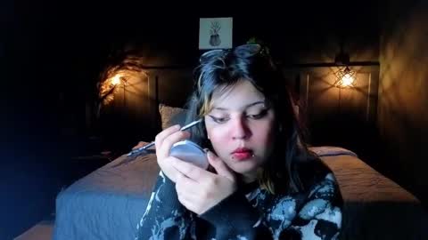 Snapshot of scarleth_shadow chatting on September 30, 2025, 1:54 am SCARLETH online show from September 30, 2025, 1:54 am