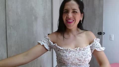 Snapshot of scarleth_xue chatting on December 17, 2024, 5:36 pm Scarleth online show from December 17, 2024, 5:36 pm