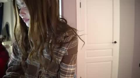 Snapshot of scarletmore chatting on June 17, 2026, 8:32 pm Scarlet online show from June 17, 2026, 8:32 pm