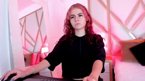 Snapshot of scarletpunk_ chatting on January 28, 2025, 12:11 pm Scarlet online show from January 28, 2025, 12:11 pm