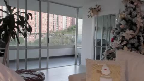 Snapshot of scarlett__baker11 chatting on January 13, 2025, 10:35 pm juli online show from January 13, 2025, 10:35 pm