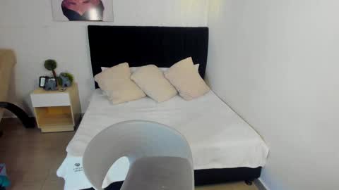 Scarlett online show from October 9, 2025, 1:20 pm