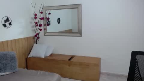 Snapshot of scarlett_adams__ chatting on May 19, 2026, 12:44 pm scarlett_adams__ online show from May 19, 2026, 12:44 pm