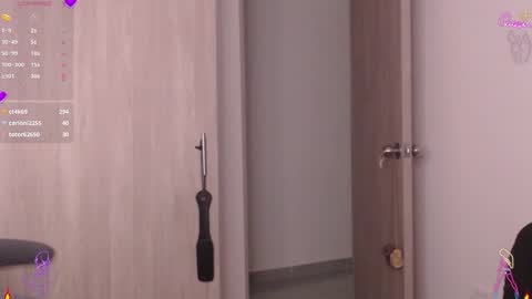 Snapshot of scarlett_diamond chatting on February 11, 2026, 1:54 am Scarlett Thumb up please help me 100 its important online show from February 11, 2026, 1:54 am