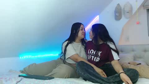 Snapshot of scarlett_evance chatting on September 25, 2025, 10:08 am Scarlett and Jazmin online show from September 25, 2025, 10:08 am