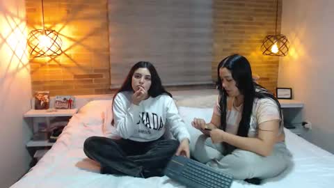 Snapshot of scarlett_evance chatting on November 24, 2025, 10:15 am Scarlett and Jazmin online show from November 24, 2025, 10:15 am