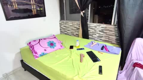 Snapshot of scarlett_evanz_ chatting on December 18, 2024, 3:37 am Scarlett Evans online show from December 18, 2024, 3:37 am