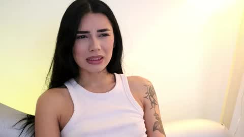 Lauren Scarlett online show from October 23, 2025, 8:40 pm