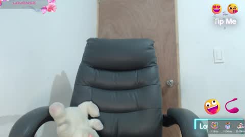 Scarlett online show from November 26, 2025, 2:40 pm