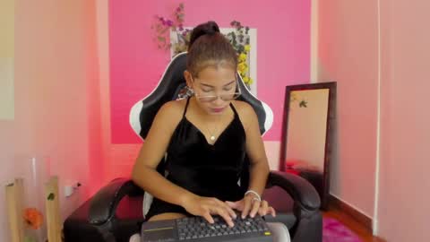 scarlett_lune online show from May 29, 2026, 8:18 pm