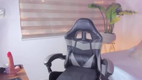 Snapshot of scarlett_rosse_x chatting on January 9, 2026, 12:19 pm S C A R L E T online show from January 9, 2026, 12:19 pm