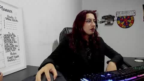 Snapshot of scarlett_sen chatting on January 3, 2025, 1:36 pm Mistress Scarlett online show from January 3, 2025, 1:36 pm