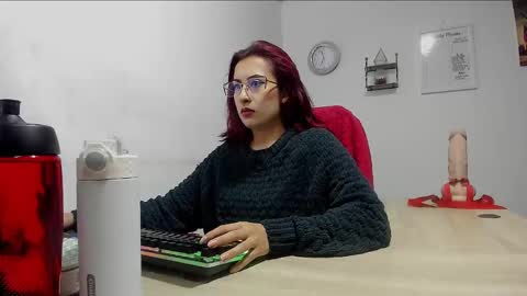 Snapshot of scarlett_sen chatting on February 21, 2025, 12:28 pm Mistress Scarlett online show from February 21, 2025, 12:28 pm