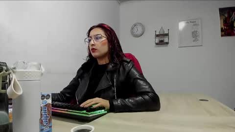 Snapshot of scarlett_sen chatting on February 26, 2025, 12:47 pm Mistress Scarlett online show from February 26, 2025, 12:47 pm