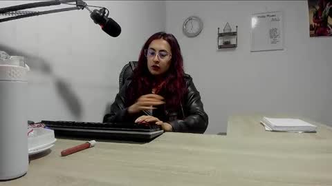 Snapshot of scarlett_sen chatting on March 3, 2025, 4:35 pm Mistress Scarlett online show from March 3, 2025, 4:35 pm