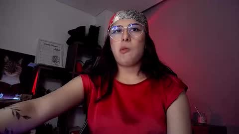 Snapshot of scarlett_sen chatting on October 13, 2025, 3:12 pm Mistress Scarlett online show from October 13, 2025, 3:12 pm