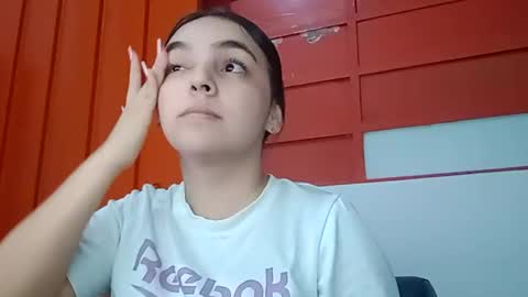 Snapshot of scarlett_skinny02 chatting on December 31, 2024, 3:01 am Isabella online show from December 31, 2024, 3:01 am