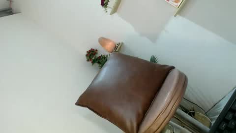 Snapshot of scarlett_sofia69 chatting on April 8, 2026, 5:29 am online show from April 8, 2026, 5:29 am