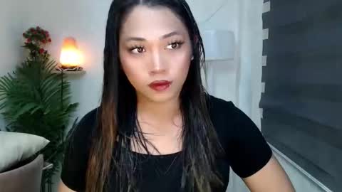 Snapshot of scarlett_sofia69 chatting on April 12, 2026, 5:12 am online show from April 12, 2026, 5:12 am