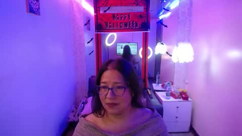 Snapshot of scarlett_widow chatting on October 20, 2025, 2:45 am scarlett_widow online show from October 20, 2025, 2:45 am